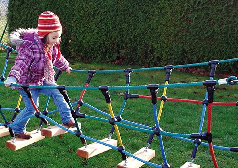 Abenteuerbrücke „Holzsteg“