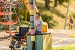 Spielplatz Berghausen_Umsetzkiste mit Fuehrungsseil und Leitpfosten