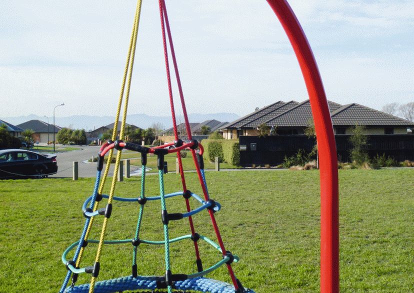 Lantern climbing nest