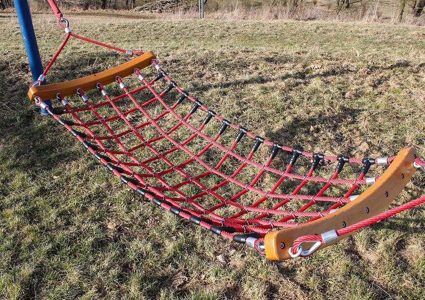 Hängematte aus Herkules-Tau, mit VA-Knotenklammer