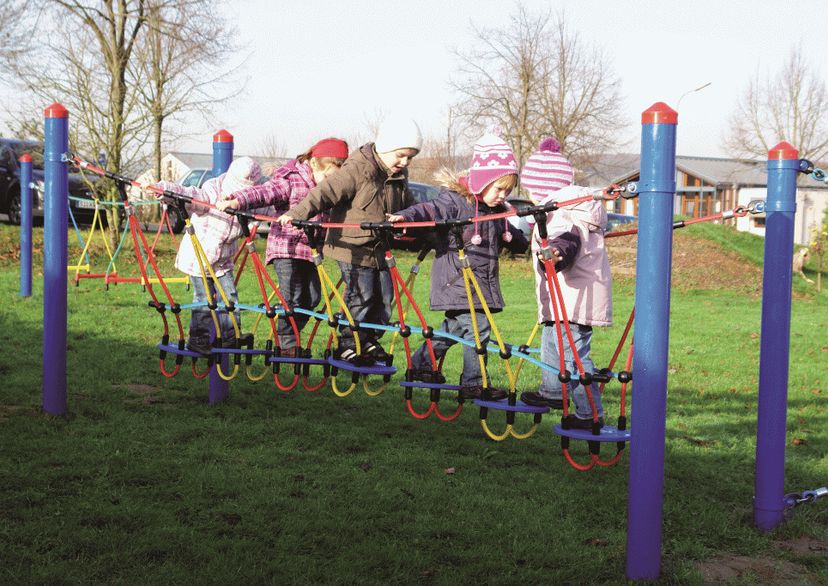 Abenteuerbrücke „Wackelteller“