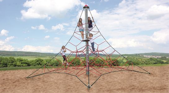 Seilpyramide SPIDER 4 mit 4 Abspannungen
