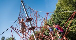 Spielen auf dem Pausenhof - mit HUCK Seiltechnik