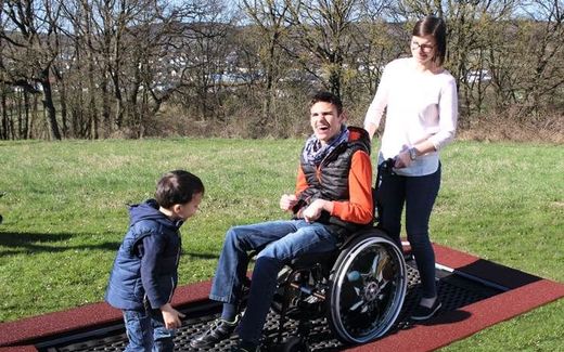 Huck-barrierefreie-spielgeraete