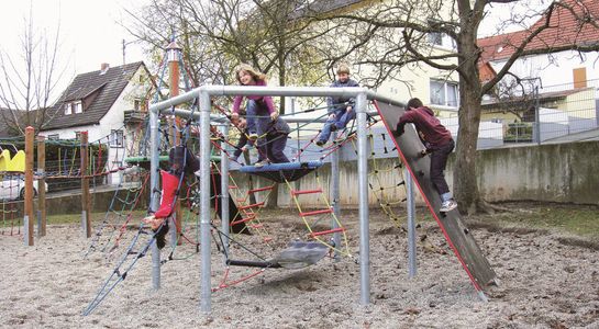 Maxi hexagon climbing castle