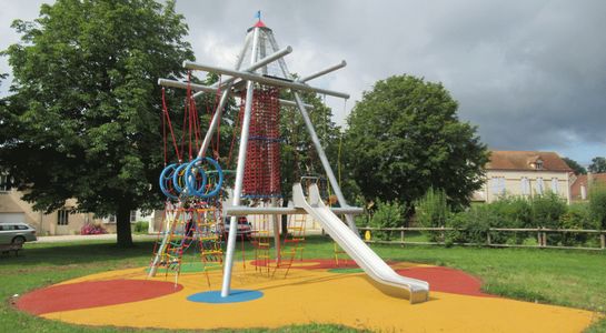 “Black Forest” Bird’s Nest Tower - Steel Version