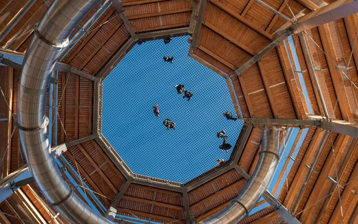 Atemberaumende Aussicht für mutige, gepaart mit federndem Spielspaß.