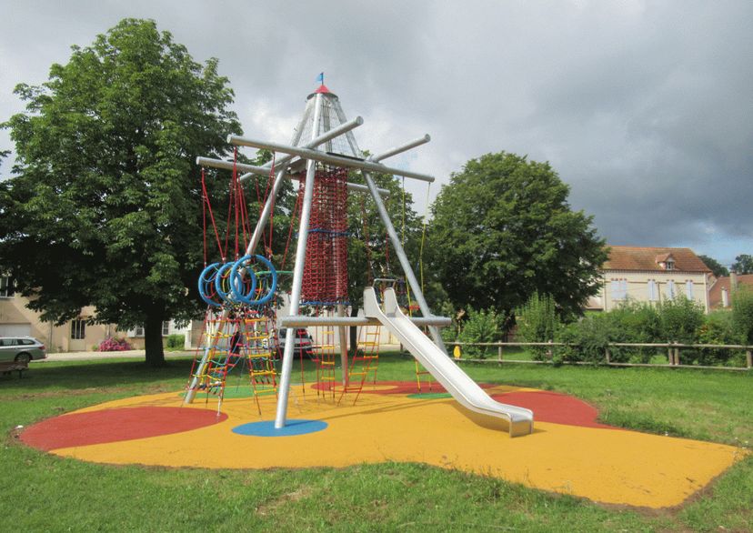 “Black Forest” Bird’s Nest Tower - Steel Version