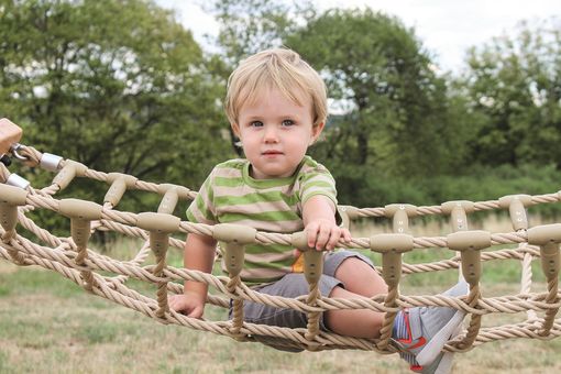 Hängematte aus Herkulestau, mit Kreuzstich