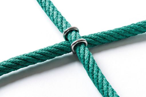 Kletternetze aus Ø 16 mm Herkulesseil  mit Edelstahl-Klammer
