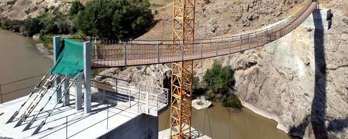 87 Meter-Brücke verbindet Dörfer 87 Meter-Brücke verbindet zwei Dörfer in der Türkei