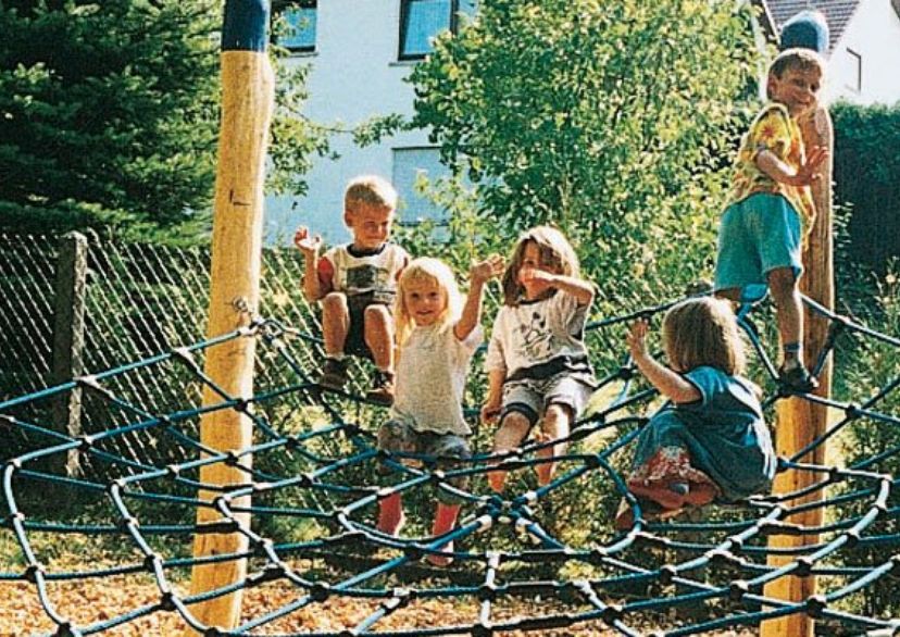 Spinnennetz „Steindorf“